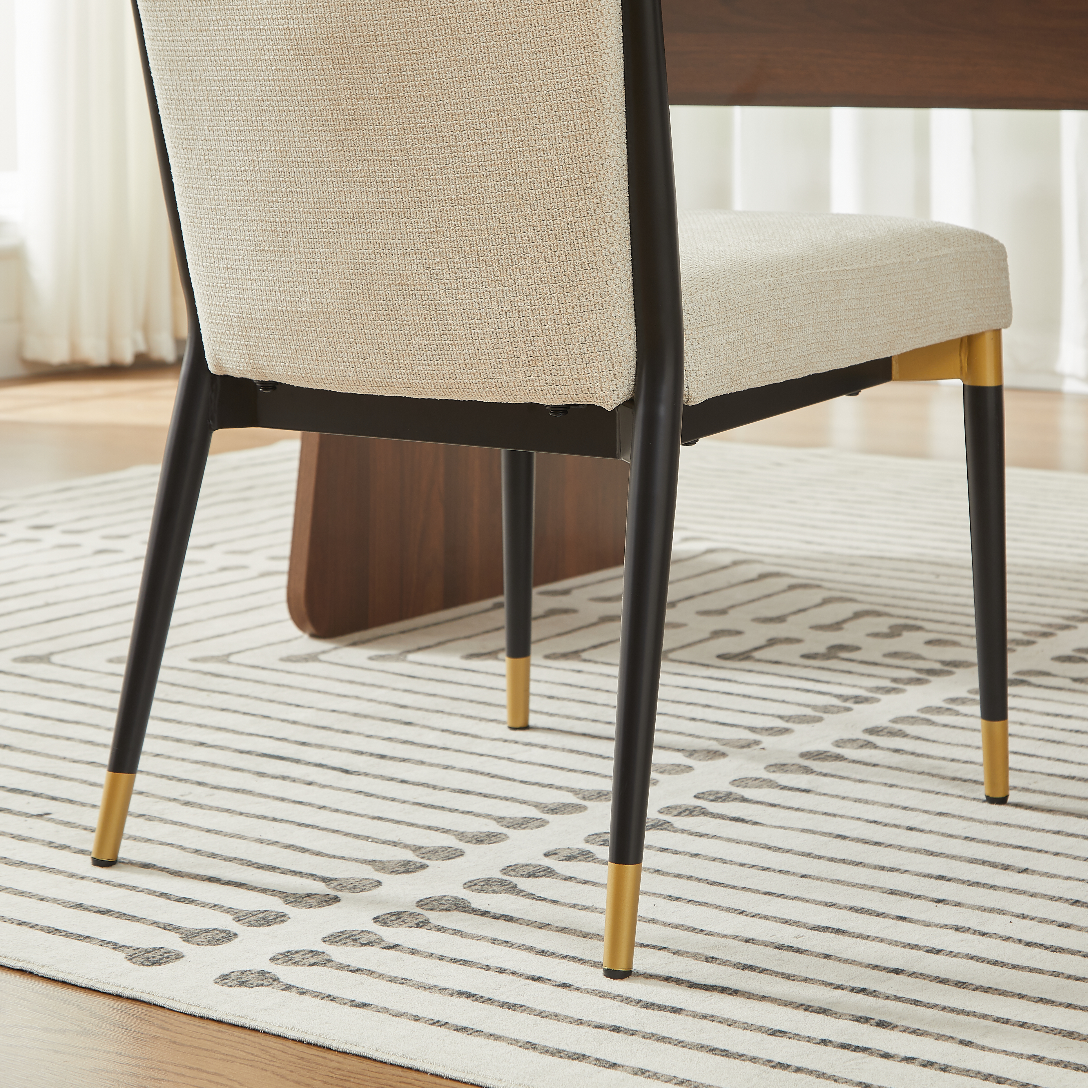 aperçu ambiance chaises dans la salle à manger