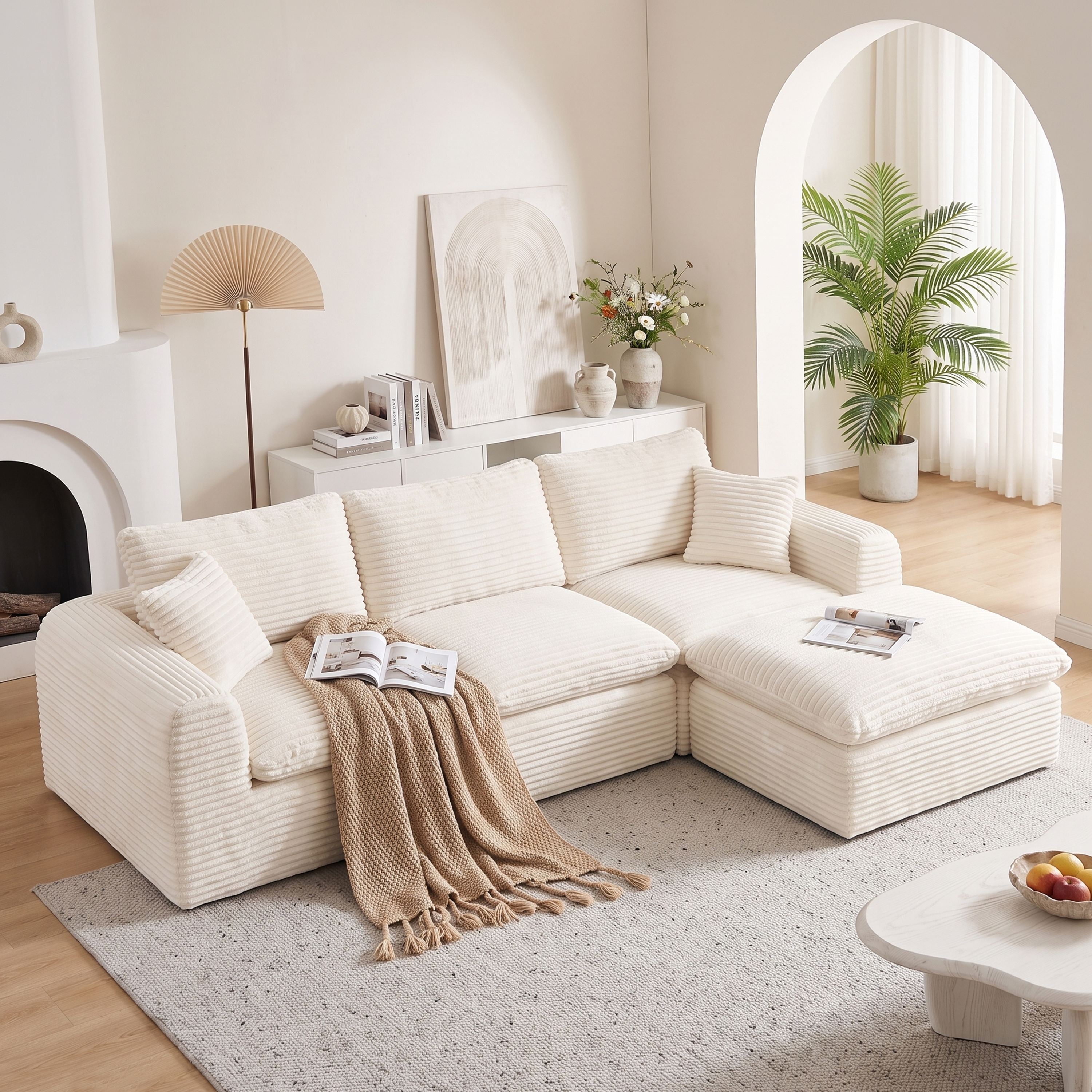 Canapé modulable Beige en velours côtelé dans un intérieur