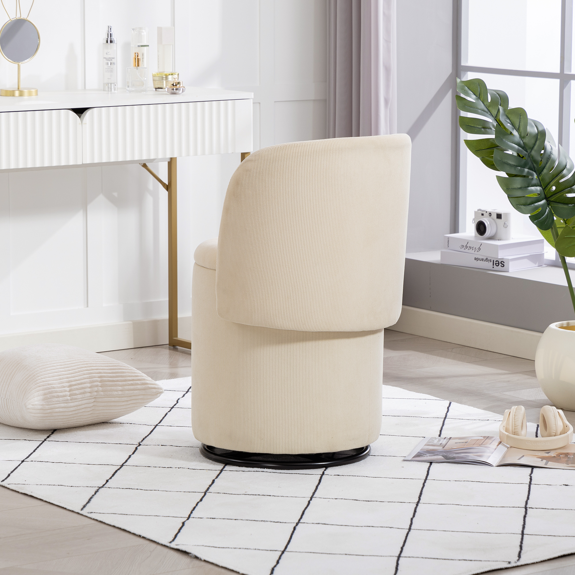 Pouf‑nid pour chat offert en cadeau