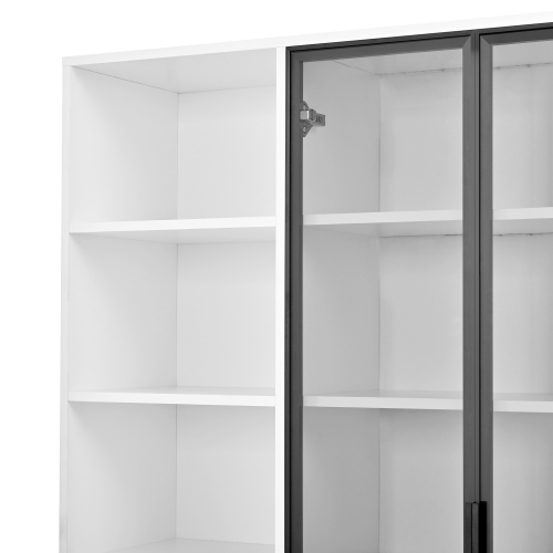 Étagère réglable en hauteur dans le compartiment vitré