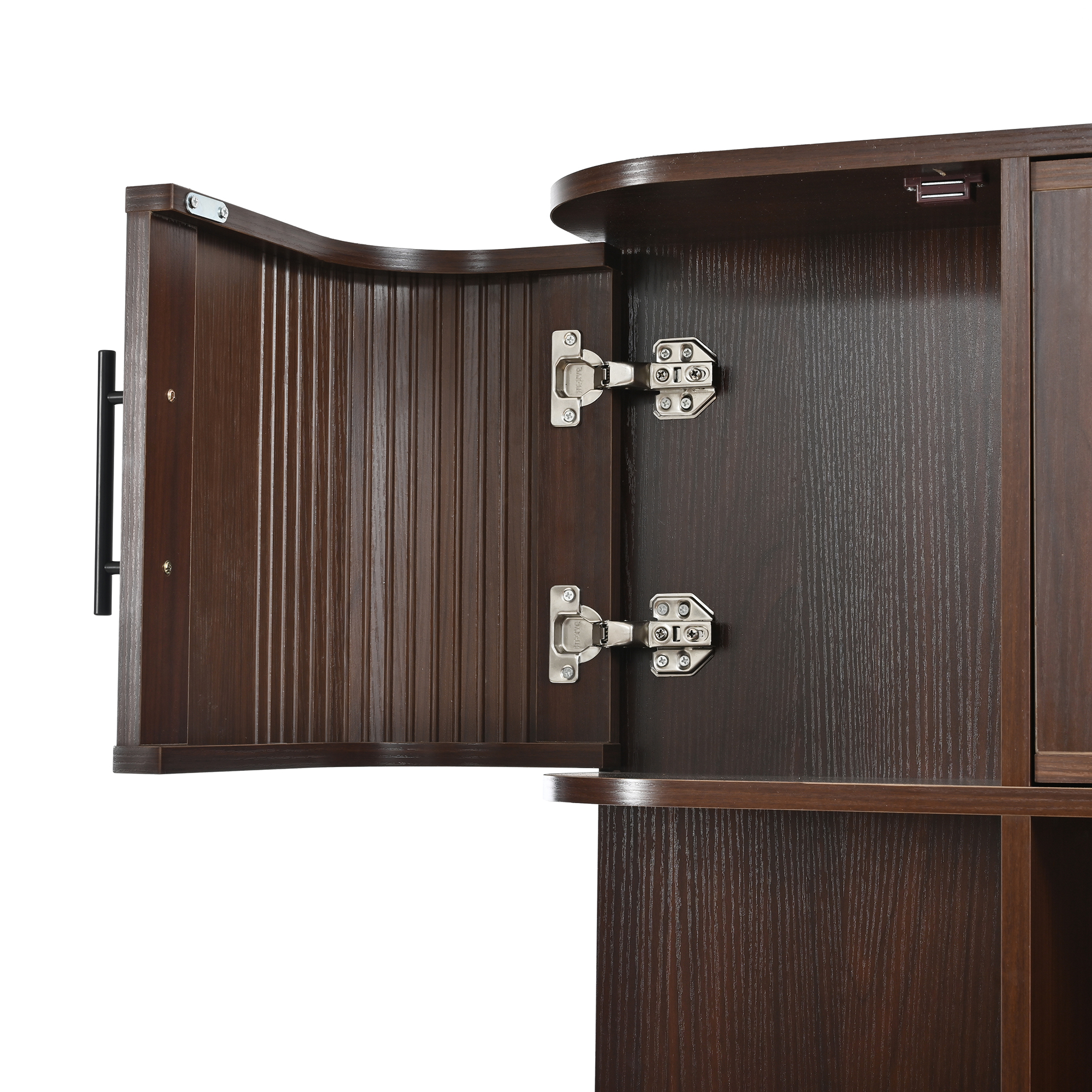 Buffet haut avec huit portes et espaces de rangement fermés