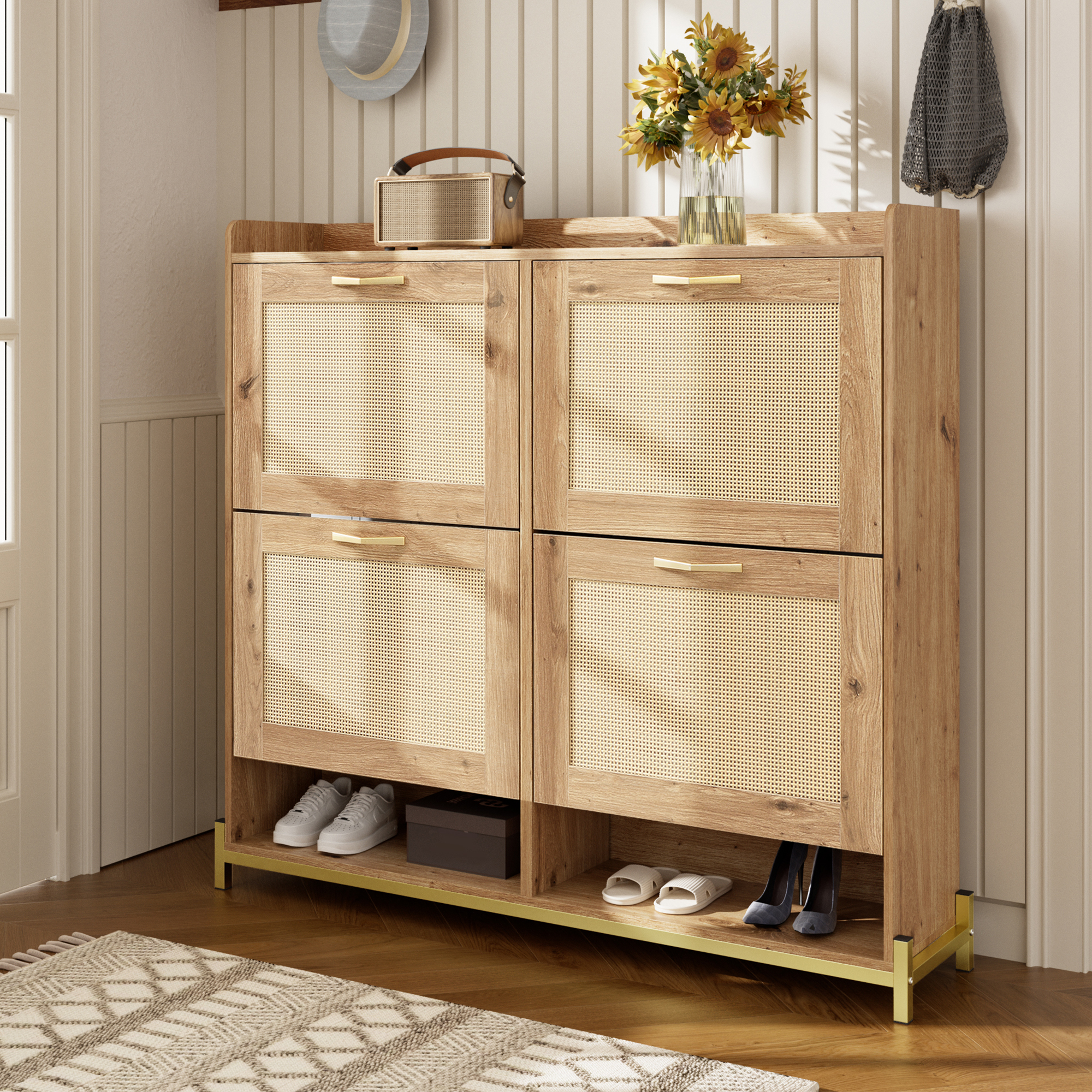 Eleganter Schuhschrank aus Holz mit Rattantüren – 