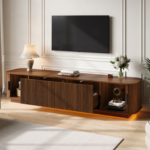 Rangement du meuble TV avec tiroirs et portes coulissantes