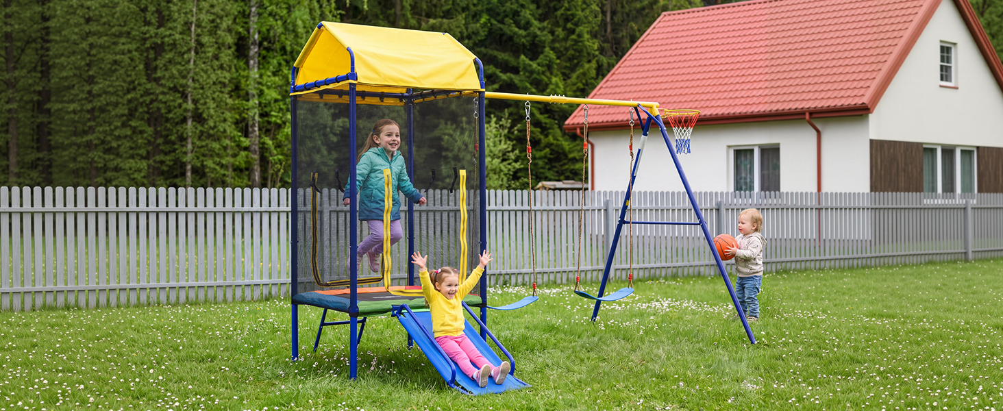 Aire de jeu combinée 4‑en‑1 vue générale jardin