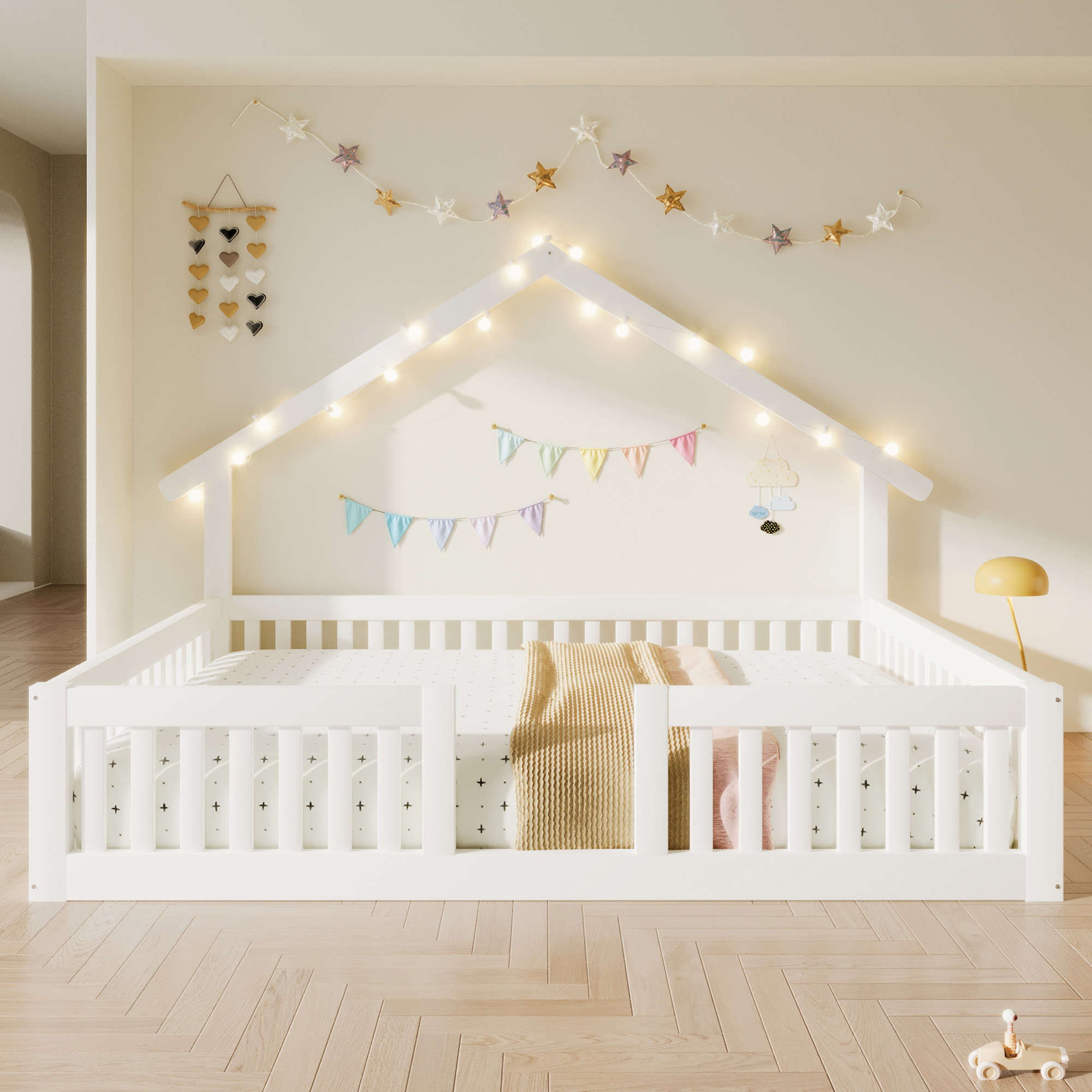 Lit cabane au sol 140x200 cm blanc avec garde-corps et guirlande LED