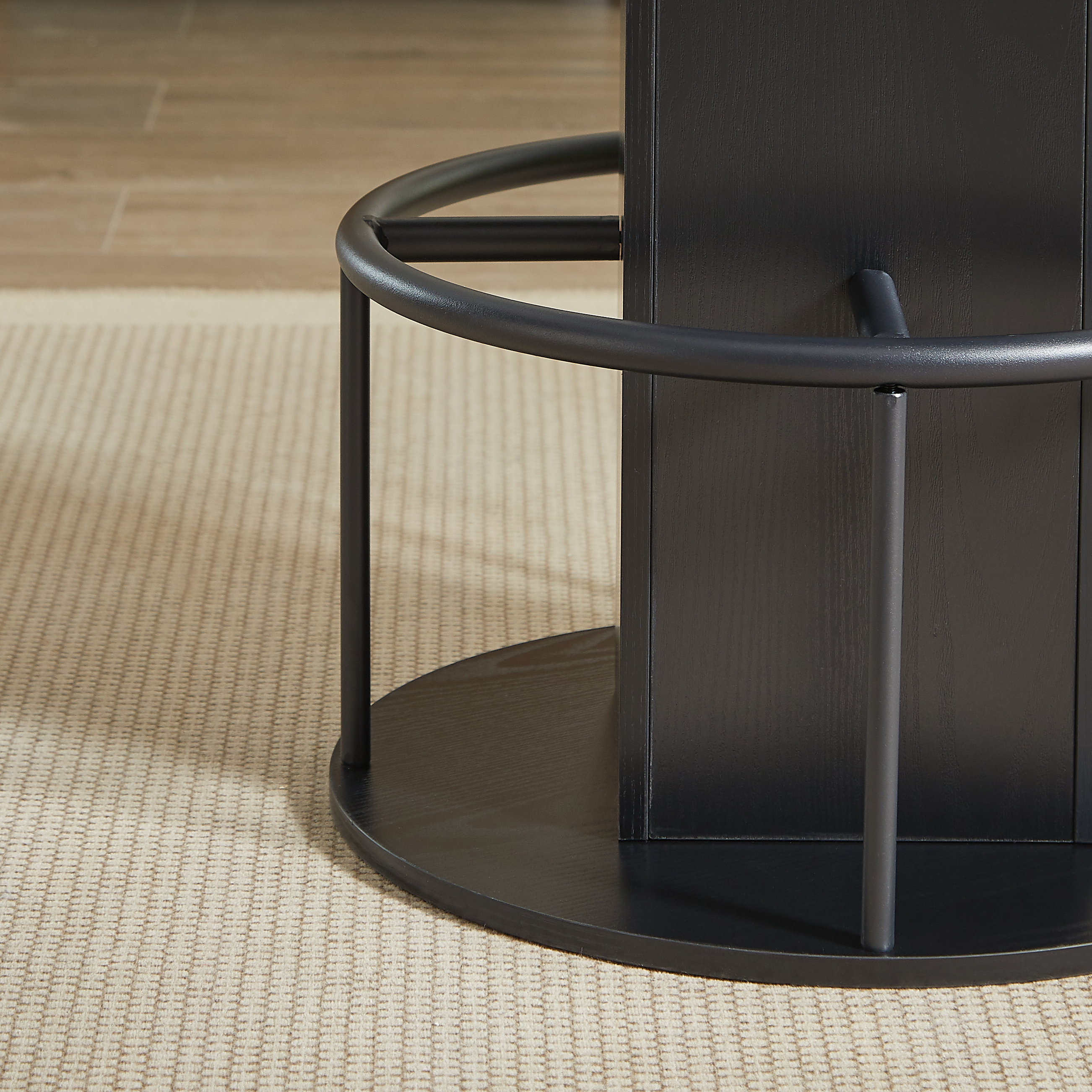 Table à manger ronde Ø80 cm, design Mid-Century moderne, pour 4 personnes, pieds libres suffisants, s'intègre aux espaces compacts, pour cuisine et salle à manger, style équilibré, repas conviviaux, élégance intemporelle - image 4