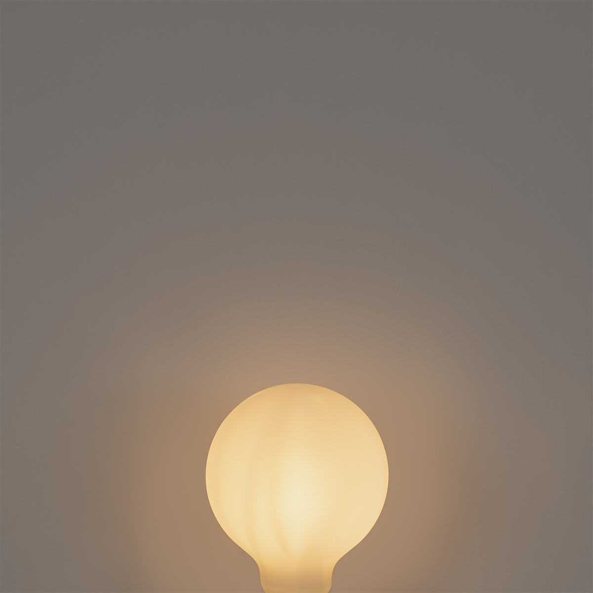 E27 3-stufig dimmbare LED-Lampe G95 Milchglas 5W 550 lm 2700K