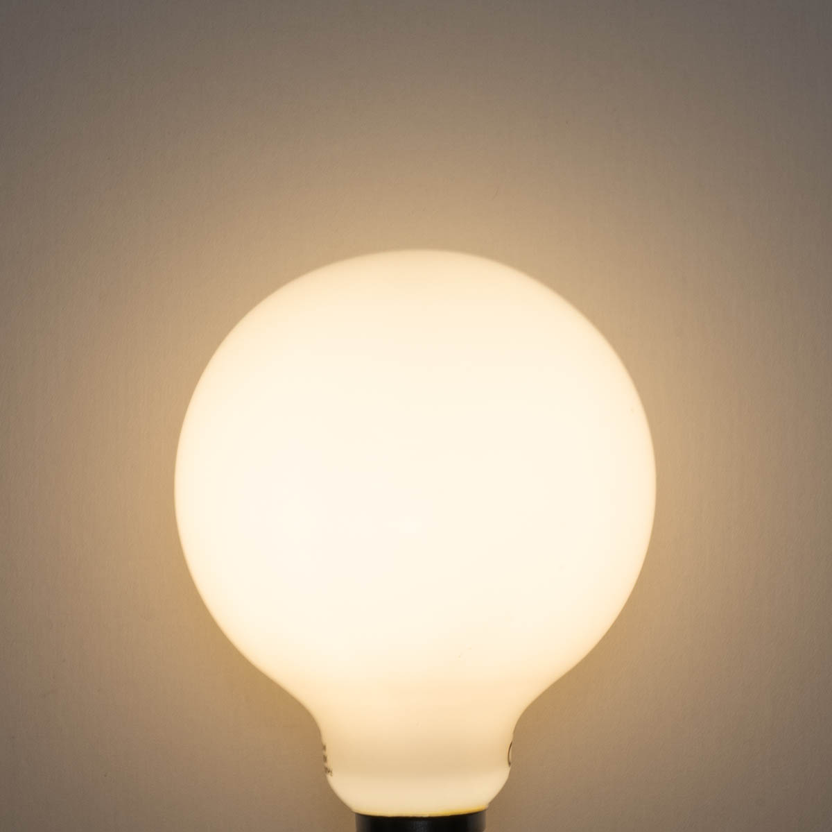 Lot de 5 Ampoule LED E27 à intensité variable 3 niveaux, verre opale G95, 4 W, 450 lm, 3000 K
