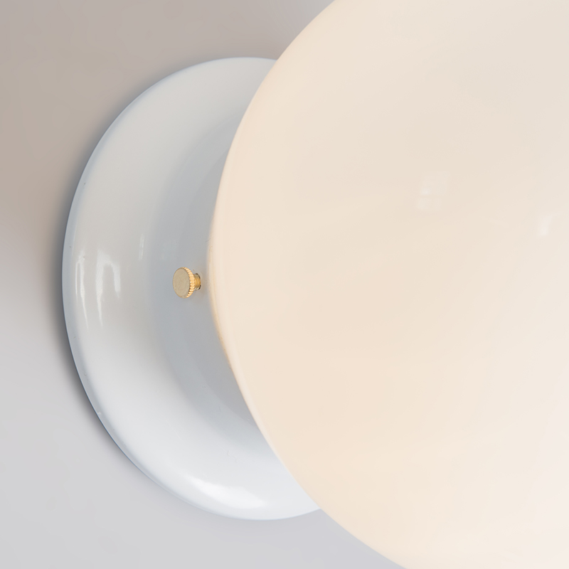Plafonnier rétro en verre opale blanc - Scoop