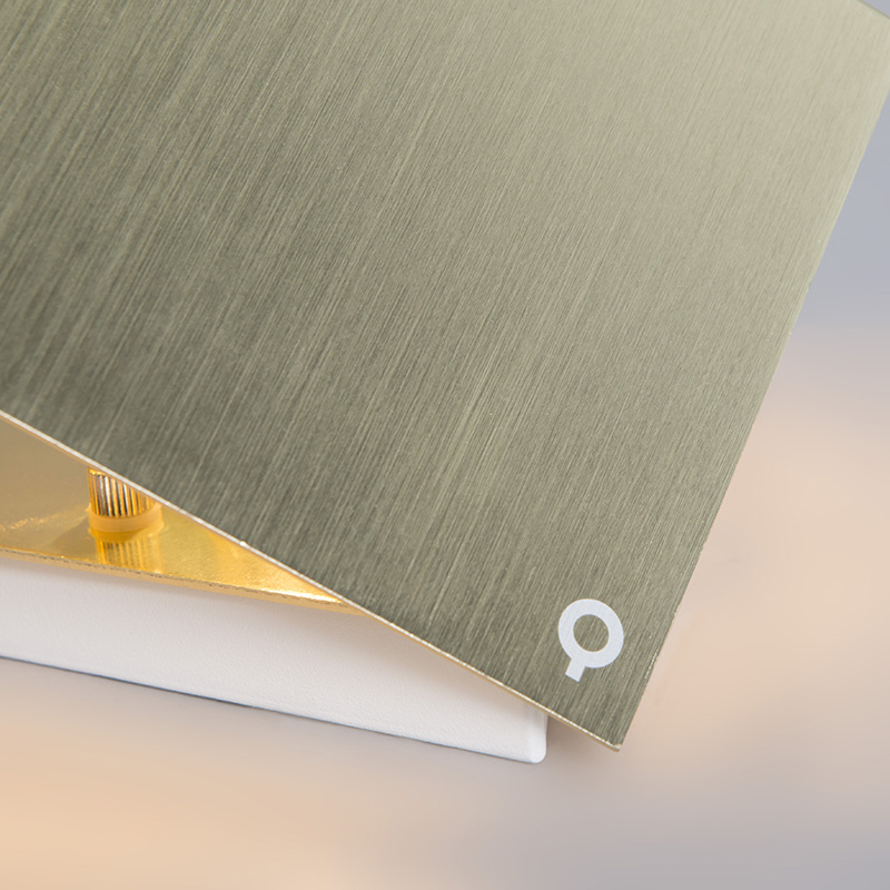 Moderne Wandleuchte Gold mit Lichteffekt - Cube