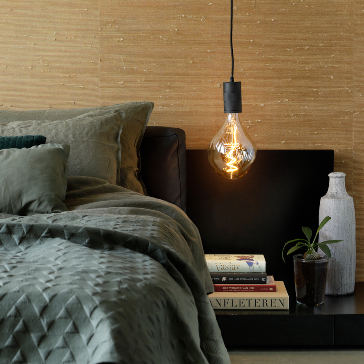 Bombilla LED E27 regulable PS160 dorada 6W 340lm 1800K