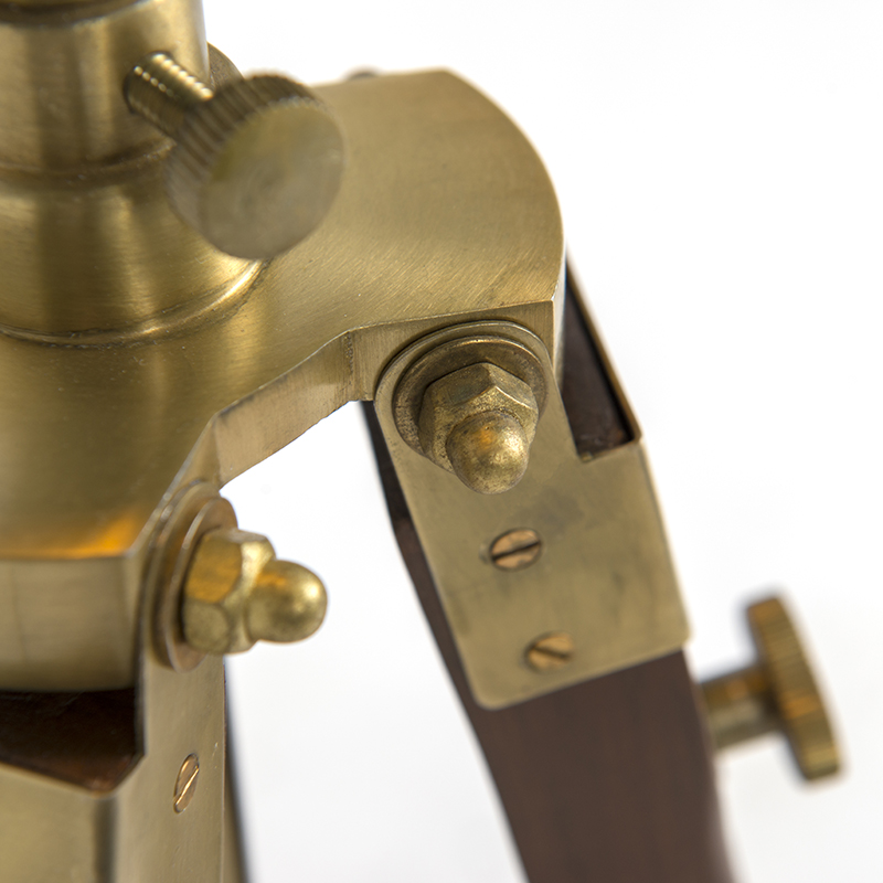 Lampadaire vintage trépied en laiton - Cortin