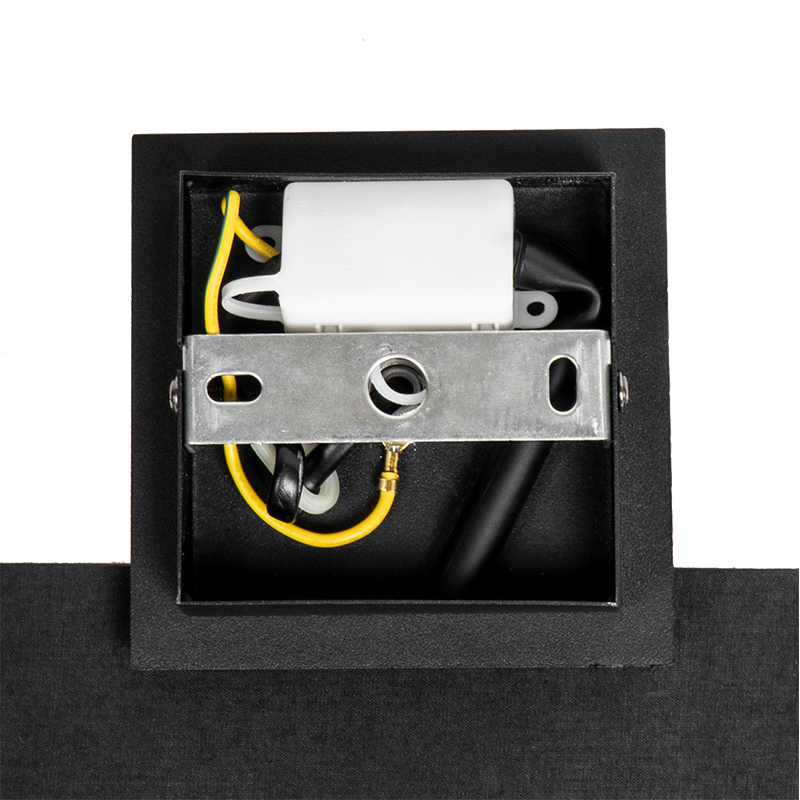 Moderne Wandleuchte schwarz mit Gold - VT 1