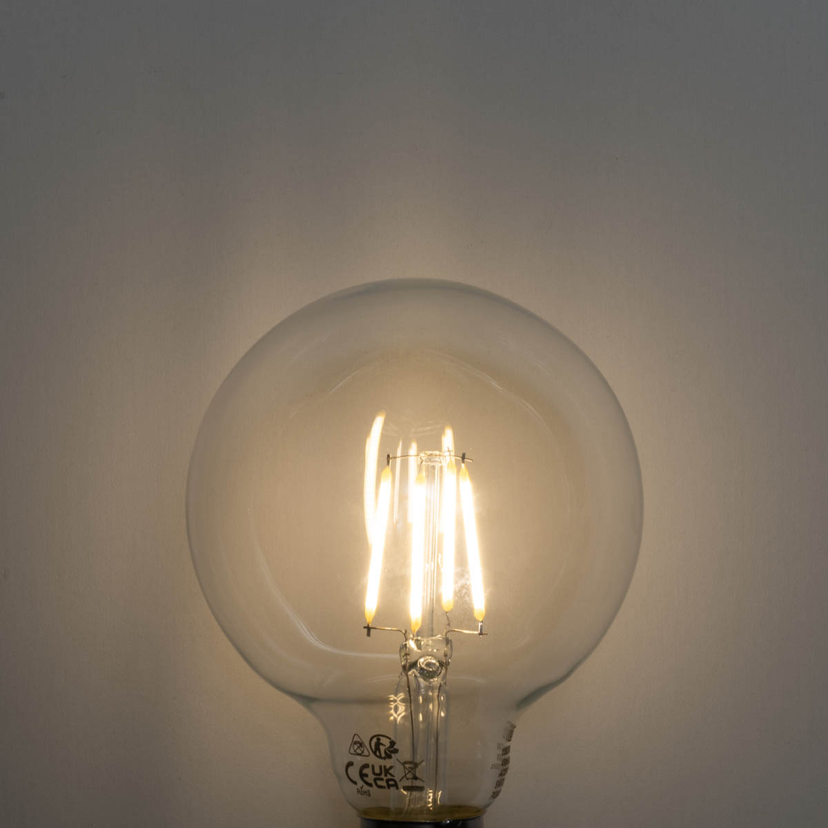 Bombilla LED regulable en 3 pasos E27 G95 4W 450lm 3000K
