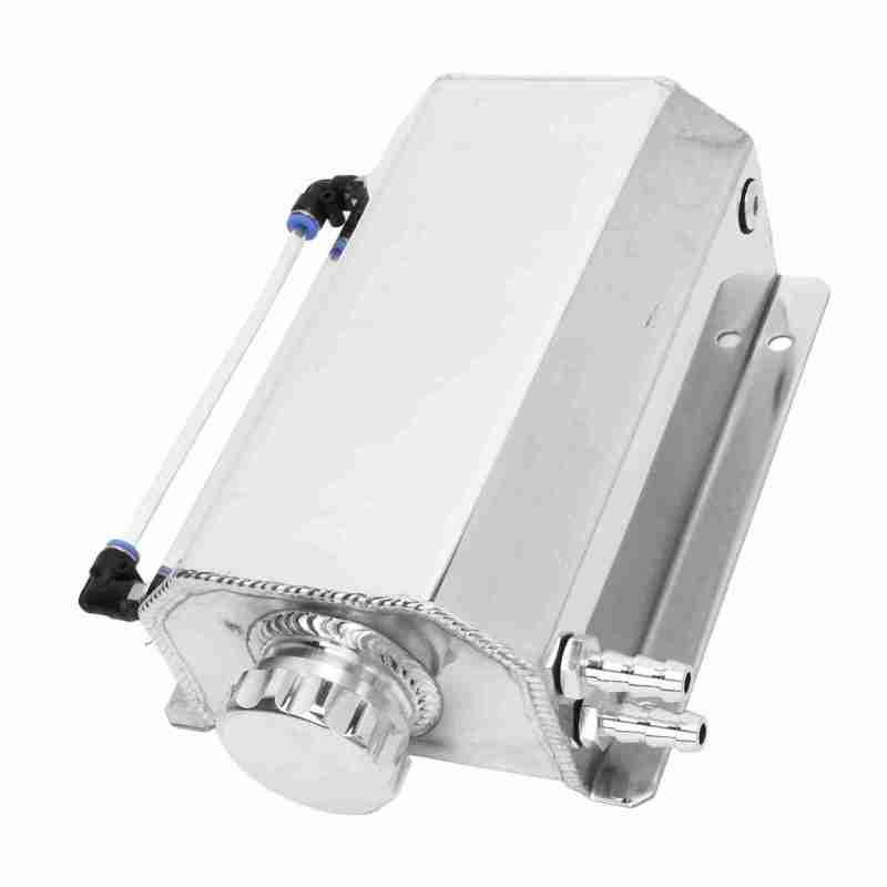 Installation du réservoir de liquide de refroidissement dans un compartiment moteur
