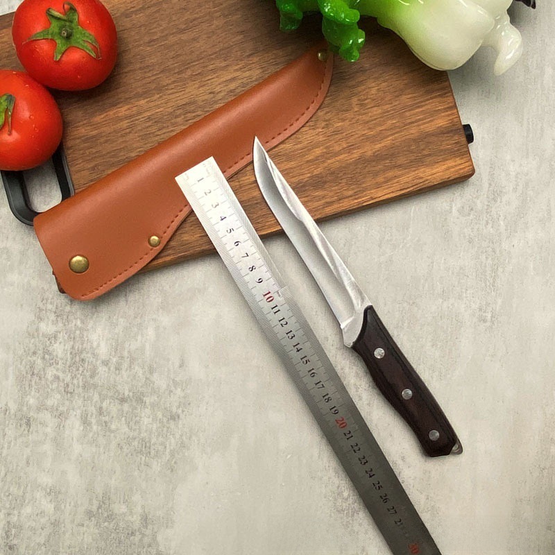 Couteau dans son étui cuir