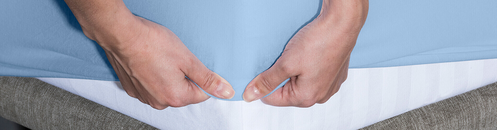 La sábana bajera impermeable e hiper-transpirable Respira está confeccionada con tejido 100% algodón orgánico peinado extrasuave muy agradable al tacto. Gracias a su membrana impermeable e híper-transpirable Neotherm® protege el colchón contra los líquidos a la vez que permite que la piel transpire proporcionando un descanso sin sudor.
