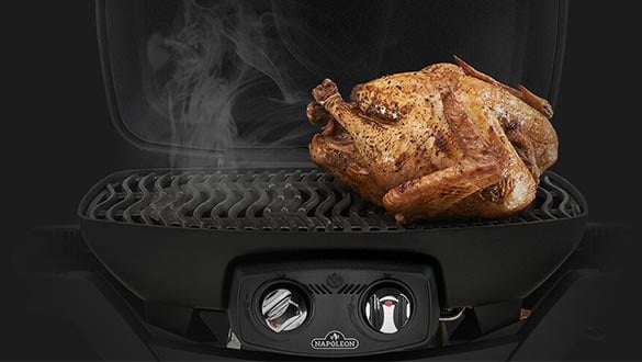 barbecue-gaz-napoleon-pro285X-haut-couvercle-pour-rotir.jpg