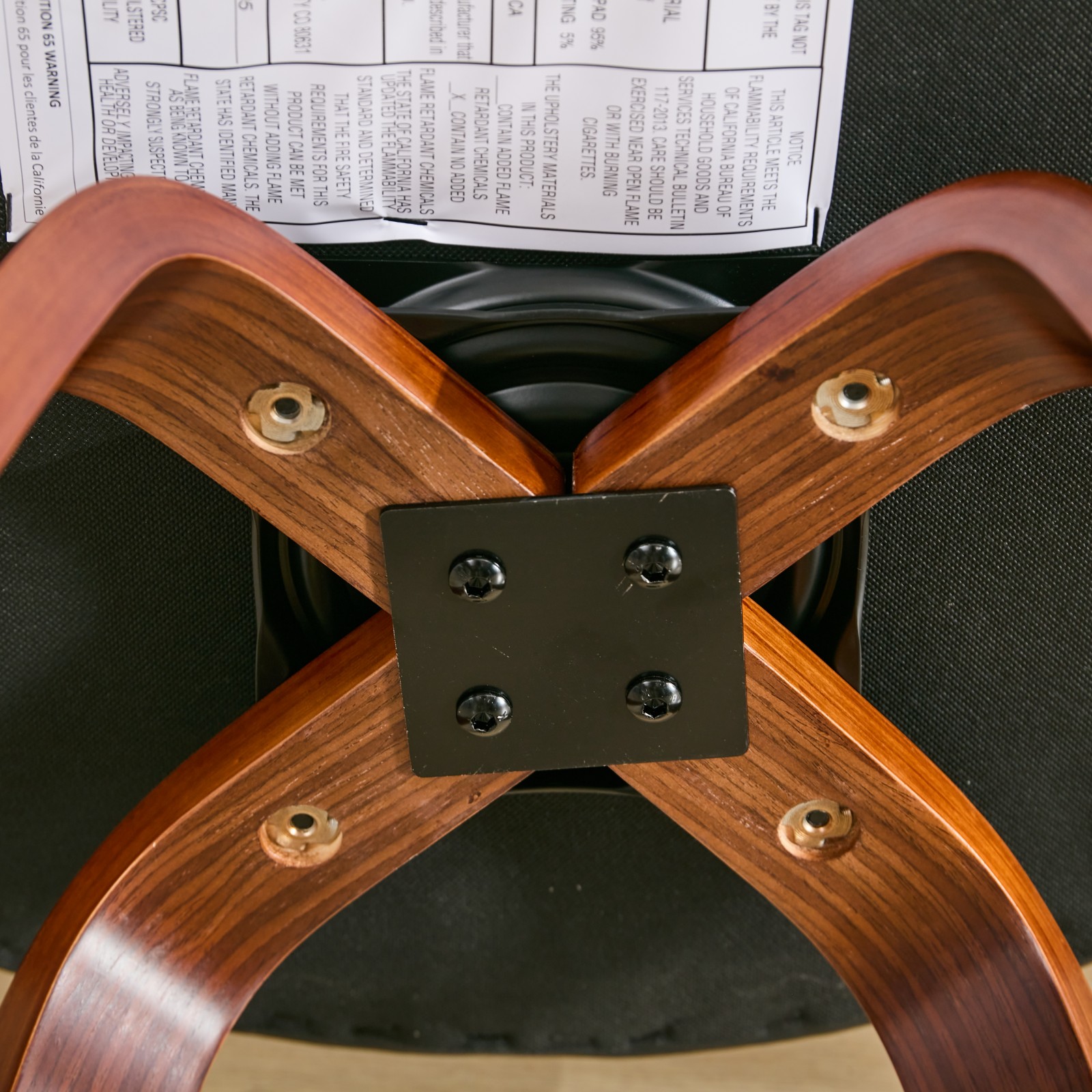Assise en similicuir taupe du tabouret de bar (épaisseur 6,5cm)