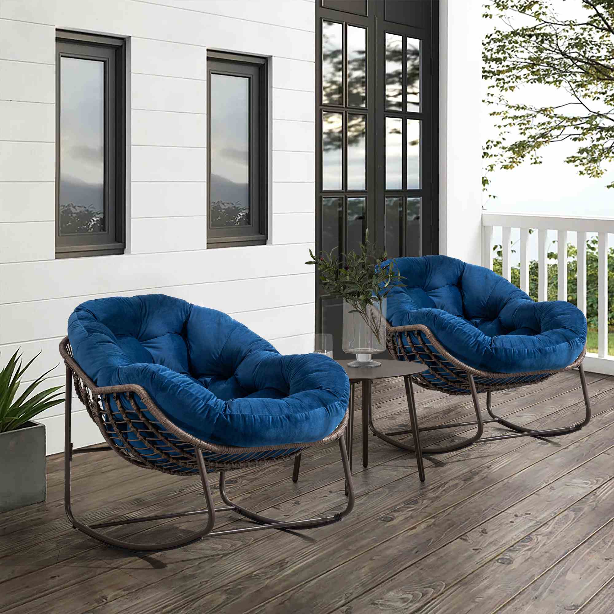 Aspect esthétique fauteuil rotin bleu marine