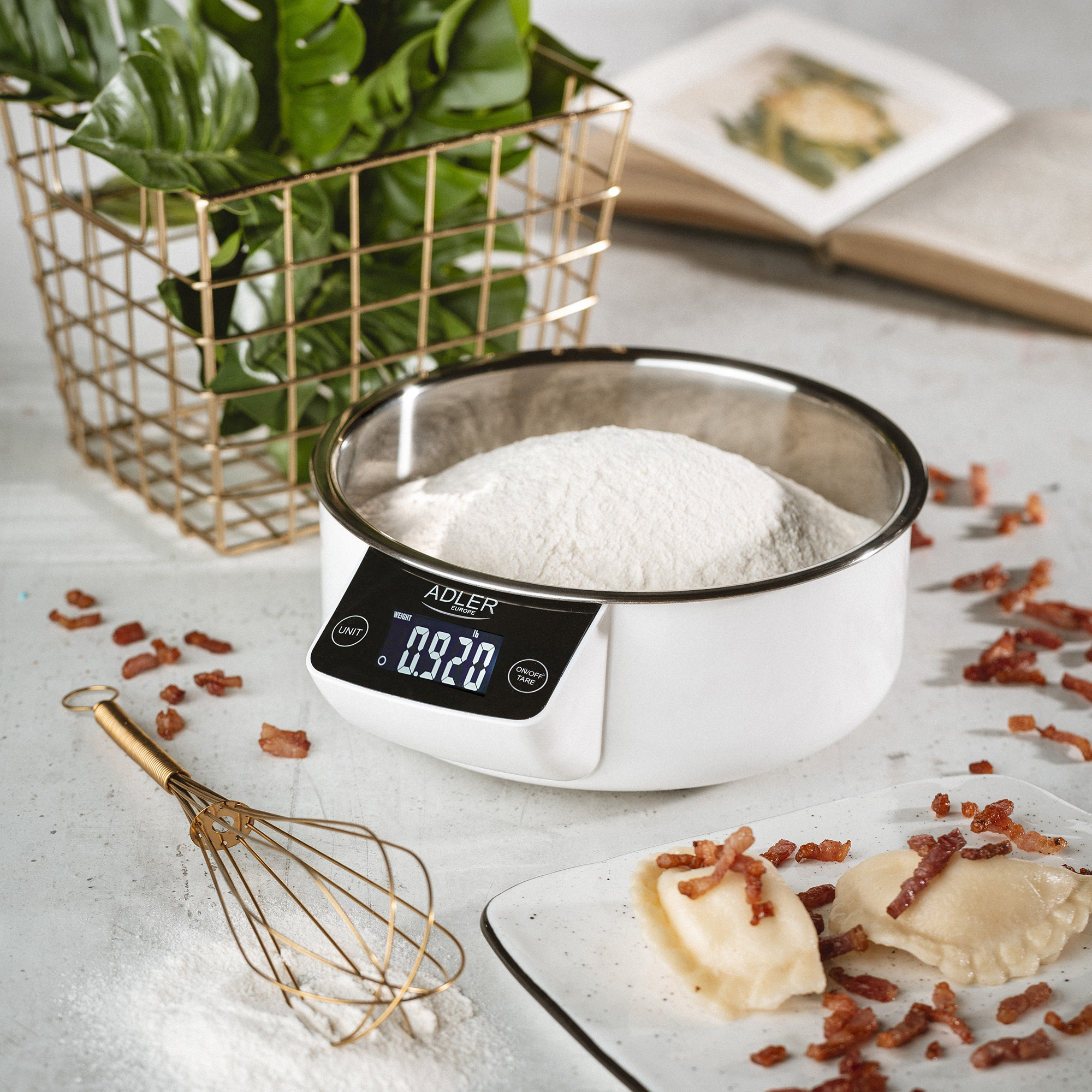 Adler AD 3166 Balanza Electrónica de Cocina Digital con Bol, 900 ml, 5 kg (11 lb), Alta Precisión 1 g, TARA, medición de Líquidos