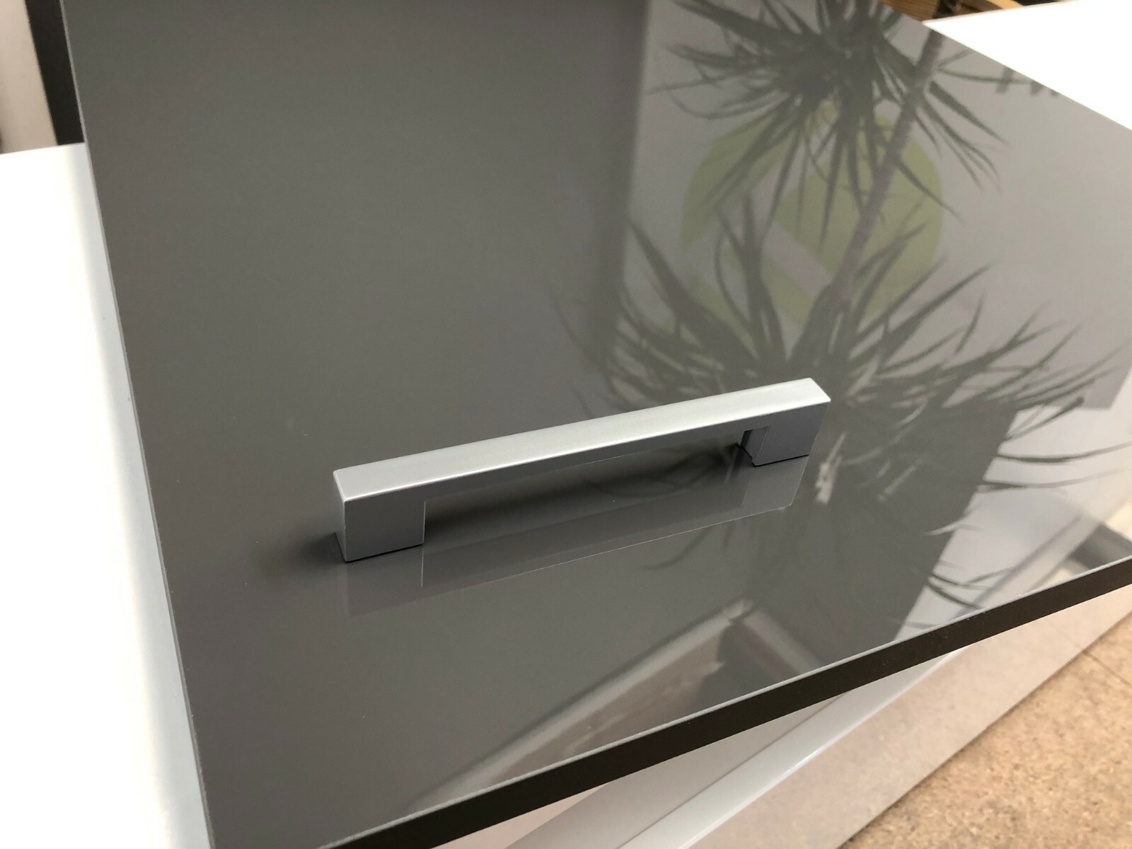 IMPACT FURNITURE 1000 Kitchen Wall Unit Glass Diaply Cabinet Cupboard 100cm Grey Gloss/White Shelf Luxe -Vonshef shop AAHKMJXYDAFdJAOAIMEbOAchJdpzcxeaGAN93tAr4QXGWDm MhrlLMbPPIby4yeA9An6ae vMmGnTV5NOmb Z68jEMBVw4TmPE3aIjWgzMjTjA==