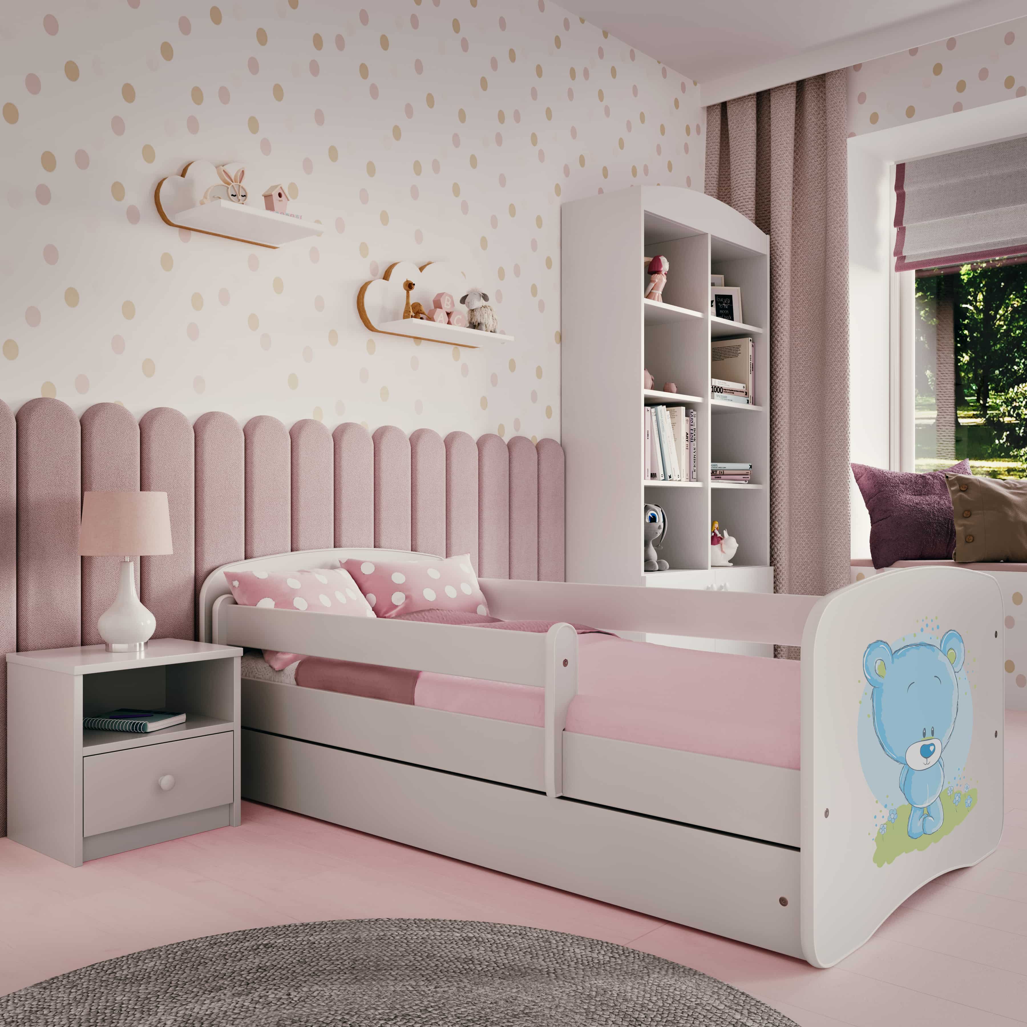 Lit enfant blanc, motif ourson bleu et fleurs