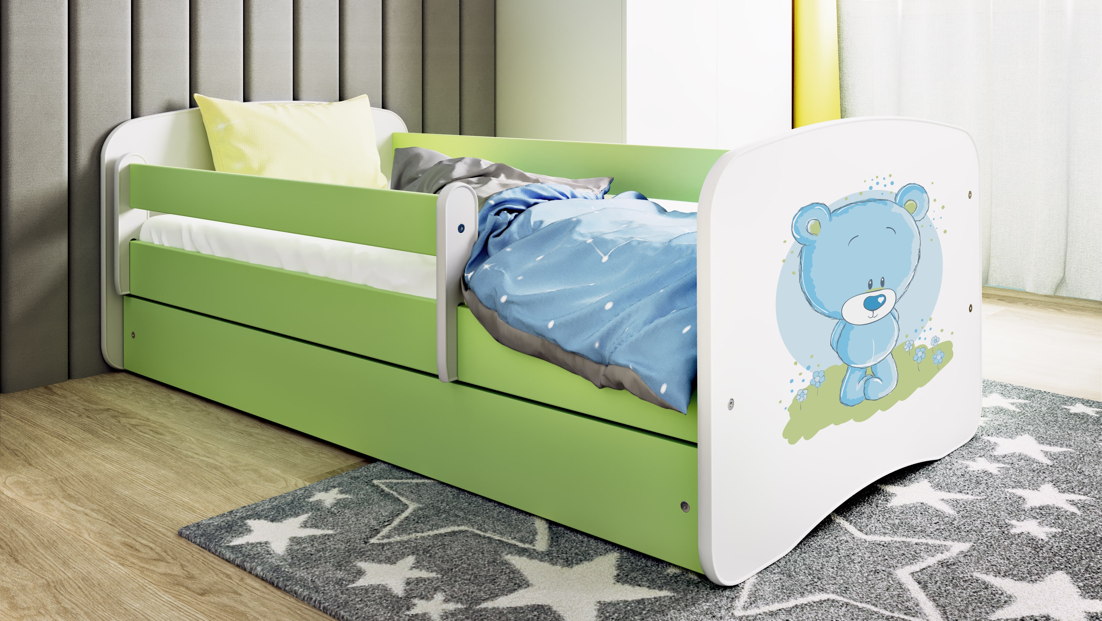Lit enfant vert, motif ourson bleu et fleurs