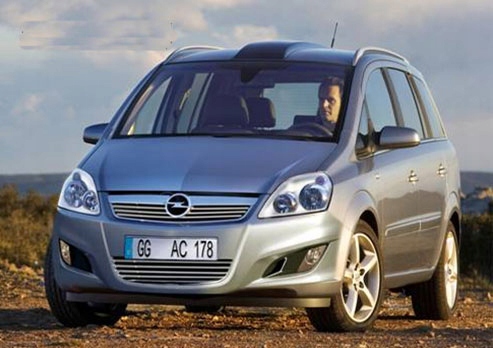 Molduras cromadas para la parrilla del Opel Zafira B - detalle