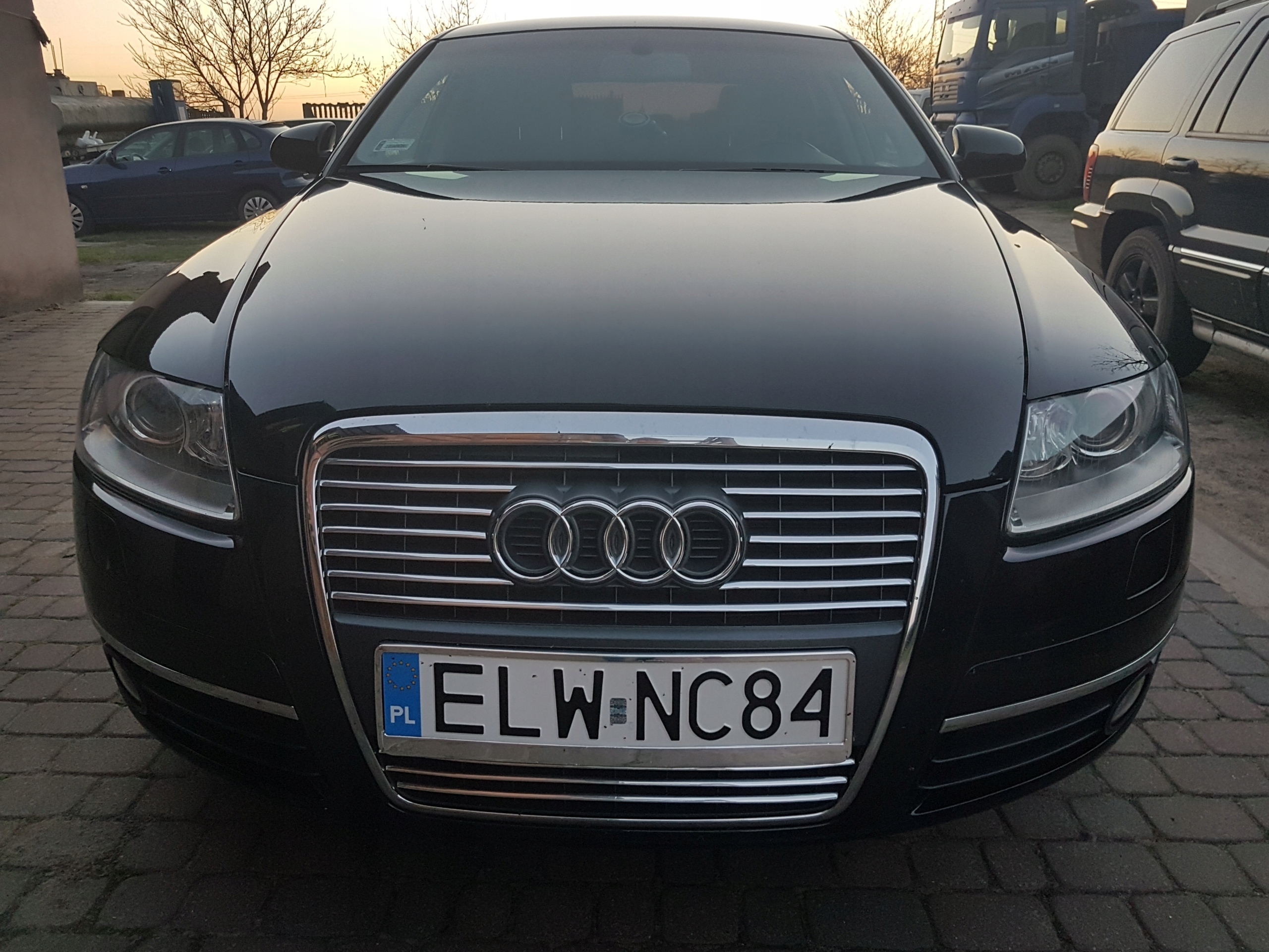 Montage von Chromleisten für Audi A6 C6