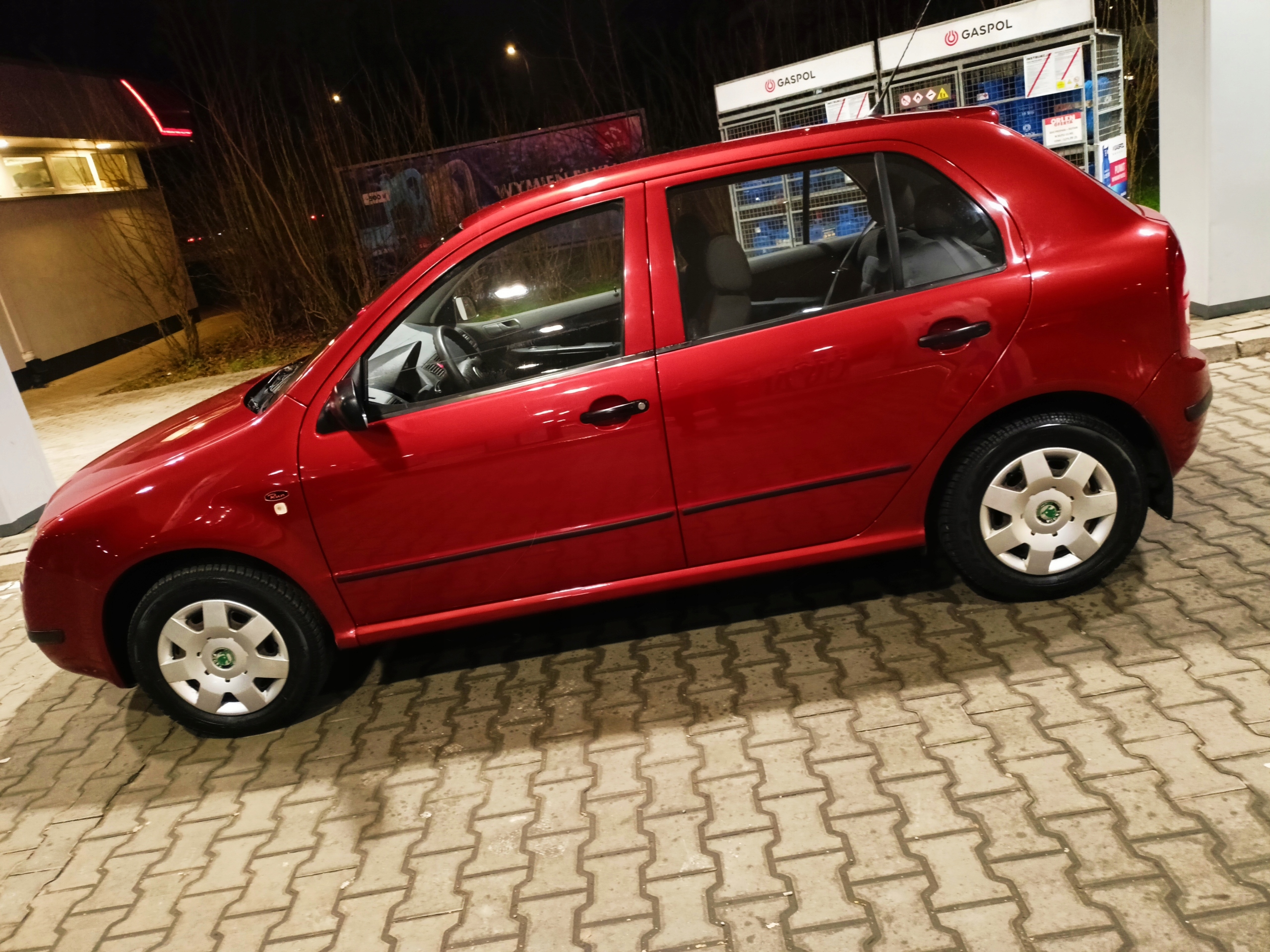 Molduras laterales negras para Skoda Fabia I