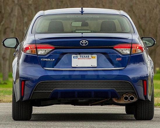 Installazione della striscia cromata per Toyota Corolla E21