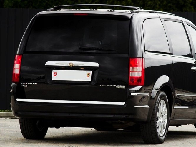 Finiture cromate per il bagagliaio della tua auto