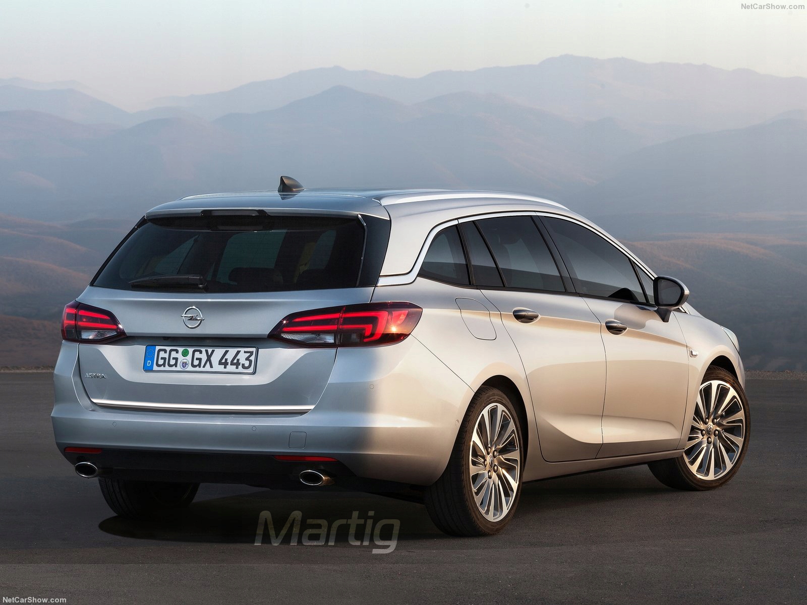 Embellecedor cromado del portón trasero del Opel Astra K Kombi - Imagen 4