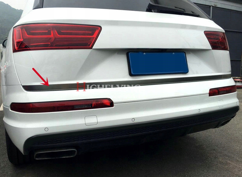 Instalación de una tira cromada en un coche
