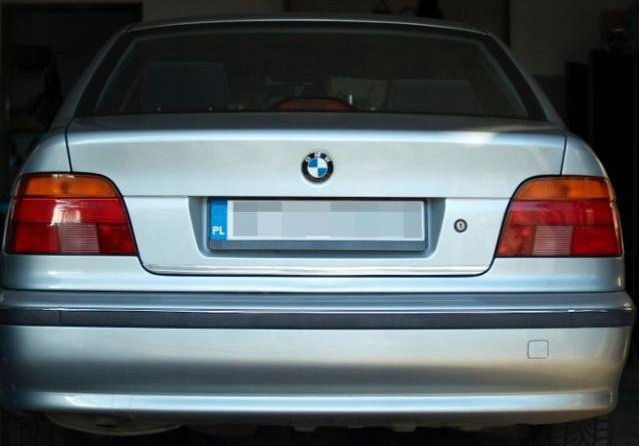 Installazione della striscia su BMW E39