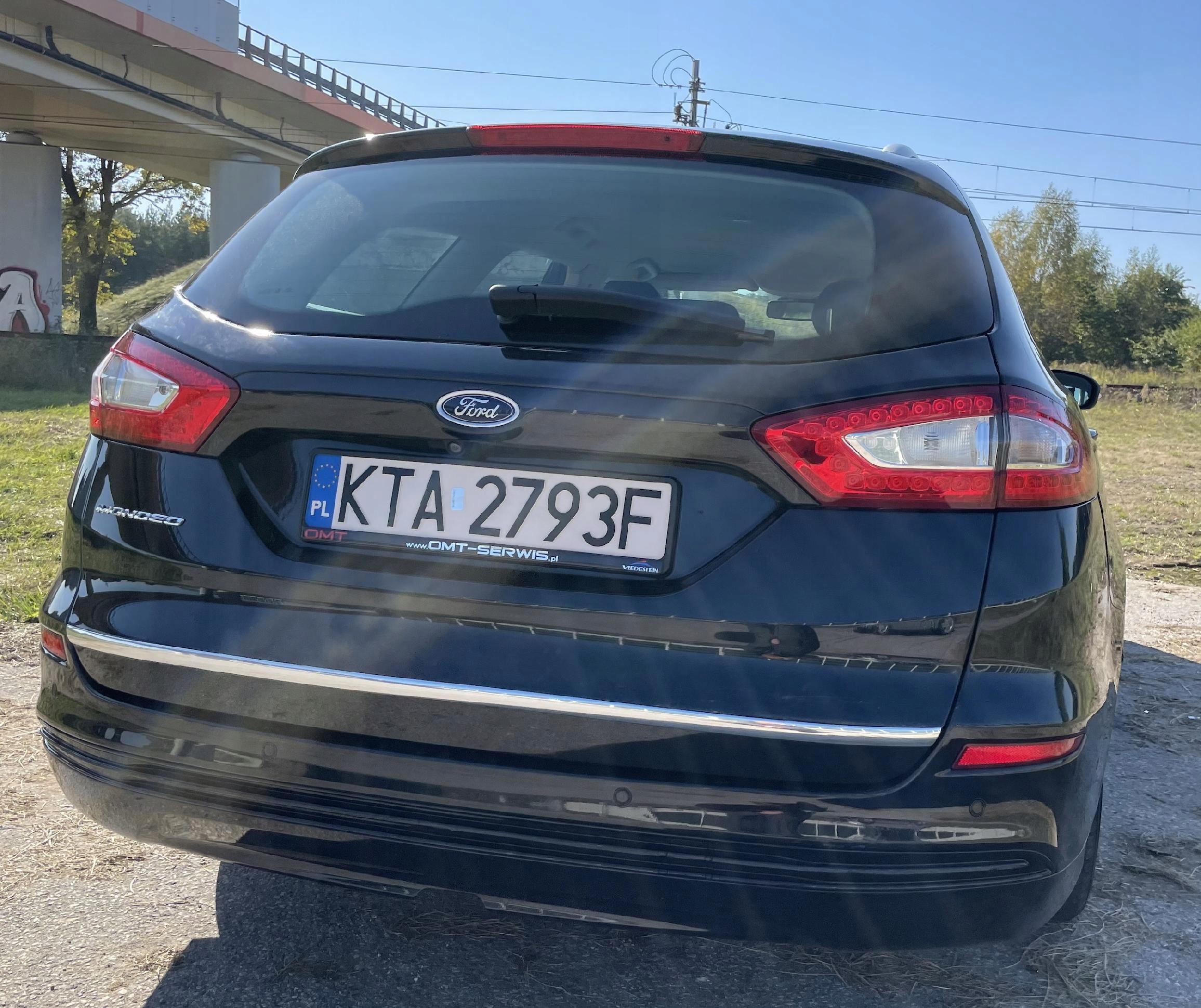 Instalación de la tira cromada Ford Mondeo