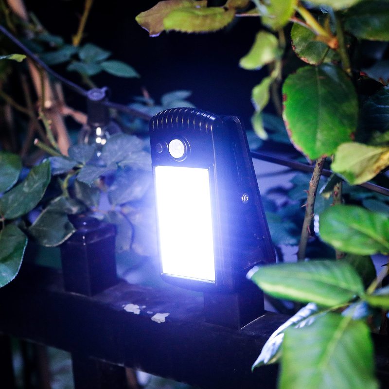 Lot 4 lampes solaires à clipser avec détecteur de mouvement - vue d'ensemble