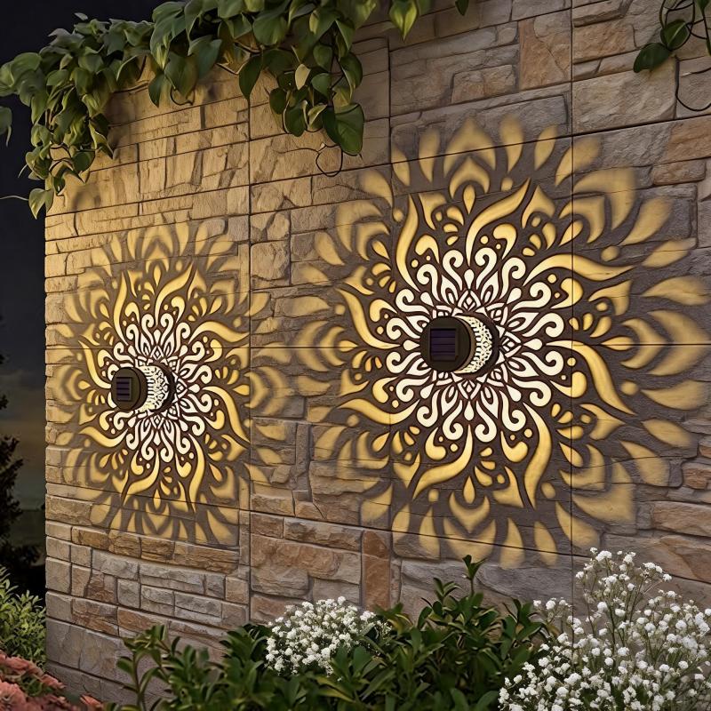 Lampes solaires mandala Beyamis en situation sur clôture