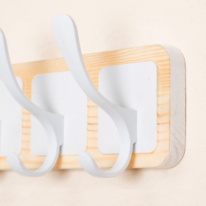 Smooth hooks for hanging clothes without getting hurt