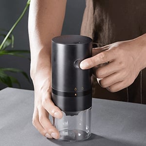 Macinacaffè Elettrico Portatile, Macinacaffè Compatto Ricaricabile, Fresa Conica In Ceramica Regolabile, Macinatura Fine, Perfetto Per Gli Spostamenti -Rowenta Negozio AAHKMJXYDAFdJAOAIMEbOAchMsjc3QZBtjSFHA9dqEpXPSB65XDJrhSVyThNg87jDURivsIQioVkU4HdlEVCOvmJqupLSMDIfZUAQ v3XTYZwxYwvLYpRNbL B2xWc WZQ hJ6vRmqFJ5Ws6R5UhYuRgl2Lb0Q1JY1FLWEBDM20PIDW6G uvRZXz8yF5RyZ KltnGDHXzGyOvBZYd8vSKakE7Z vXo5WZYsbIH8ncbEzQzesvDZF4ggnJBZIwMwAekZj5ER1DPQHaWKlaLGpiYa0cNAbkAc89fkNJFq4RkxjQpifOwvo