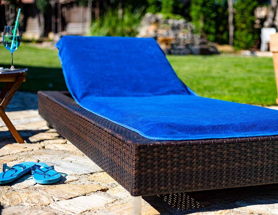 Chaussure pour terrasse avec piscine.