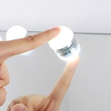 Ampoules LED non amovibles.