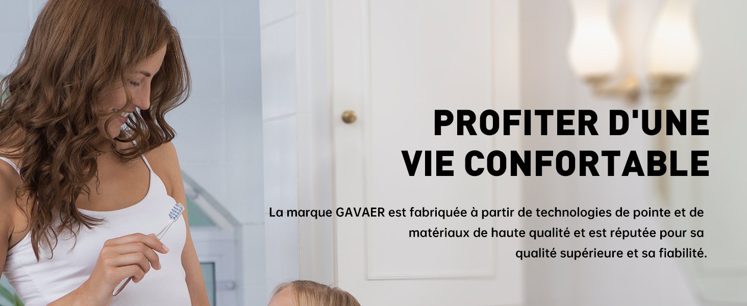Femme en haut blanc appliquant le produit sur son visage. Le texte en français parle de confort de vie et de matériaux de haute qualité.