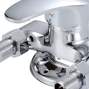 Robinet de douche triangulaire