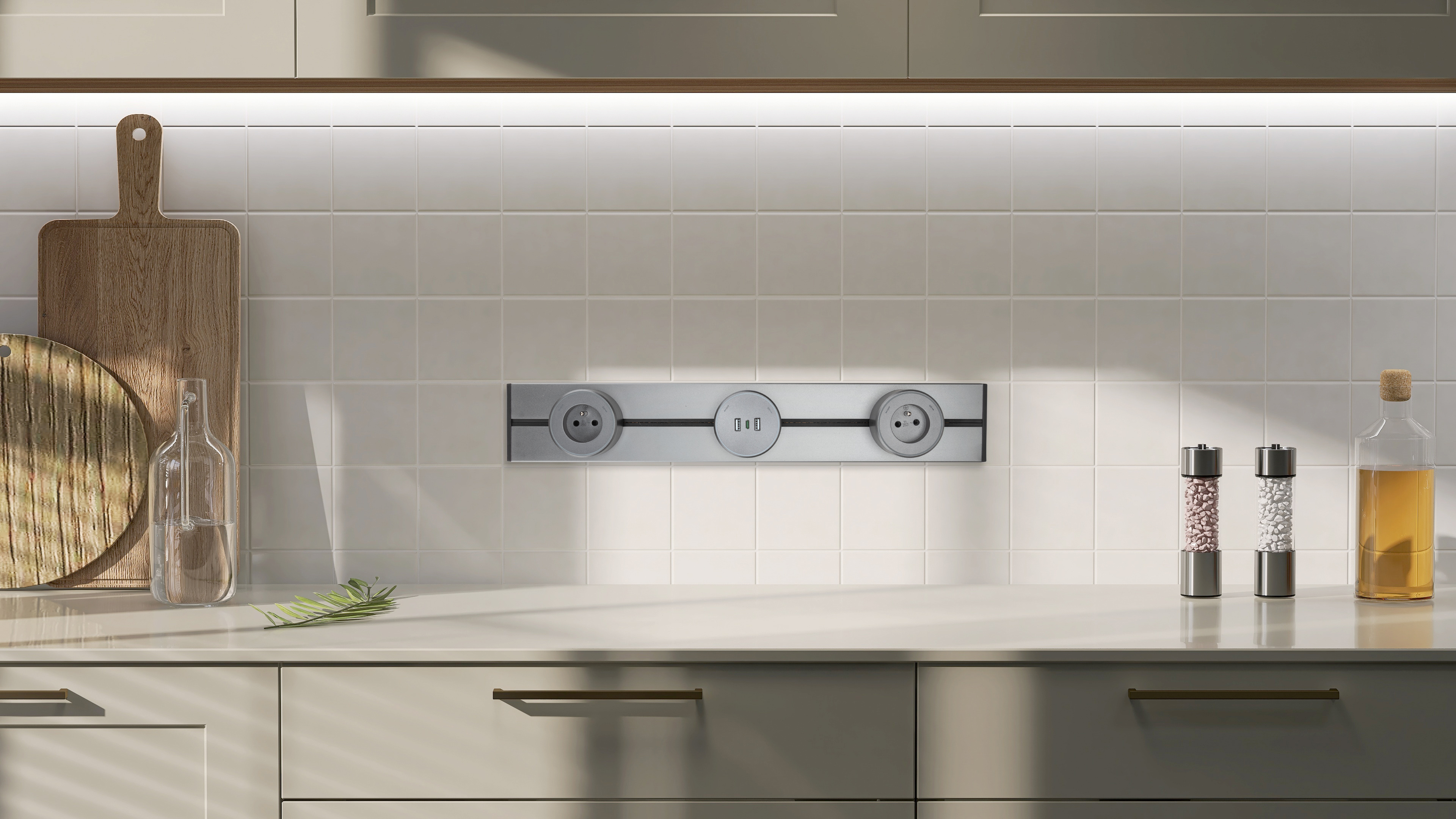 Rail électrique modulable Orium avec prises et module USB