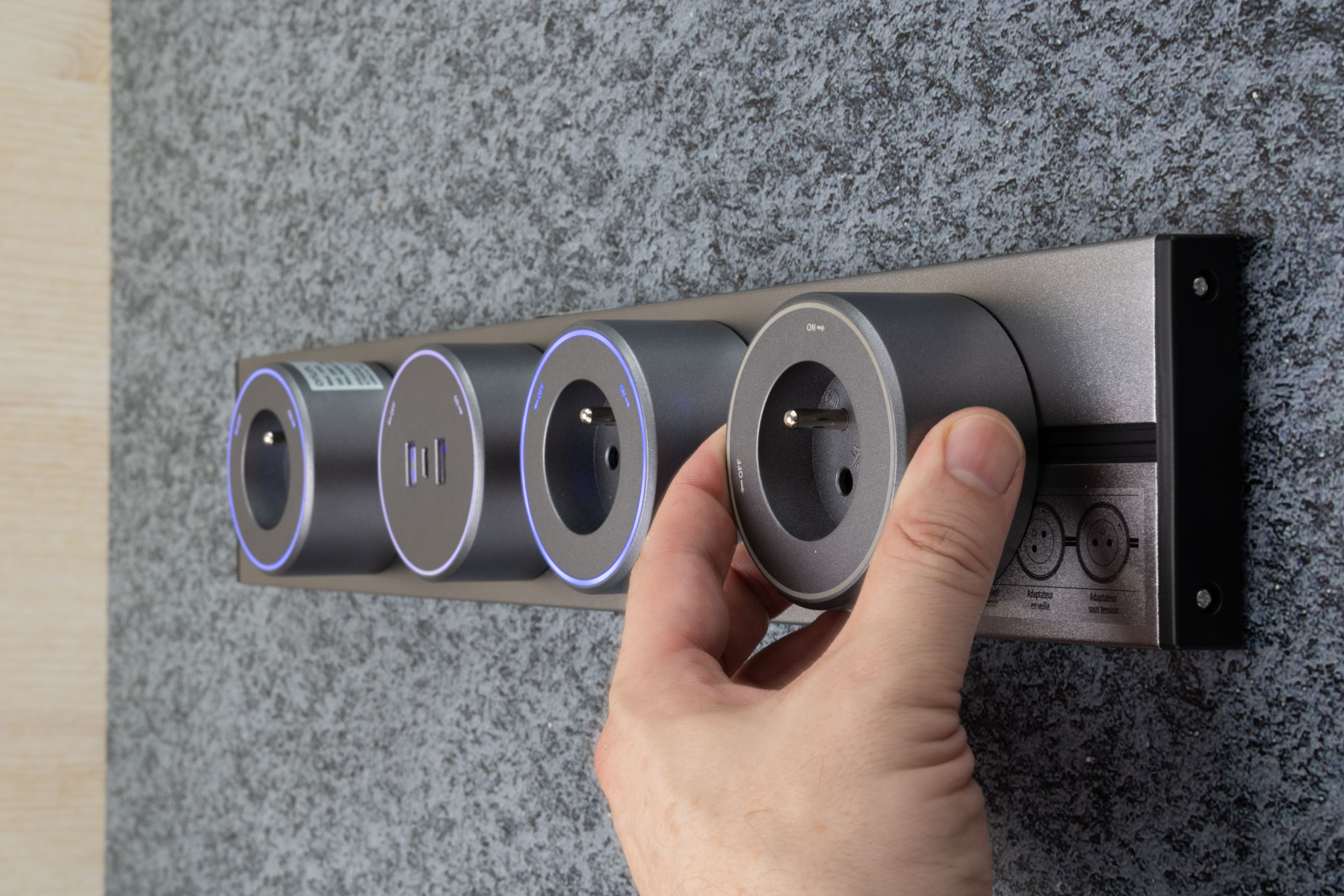 Rail électrique modulable Orium avec prises et module USB