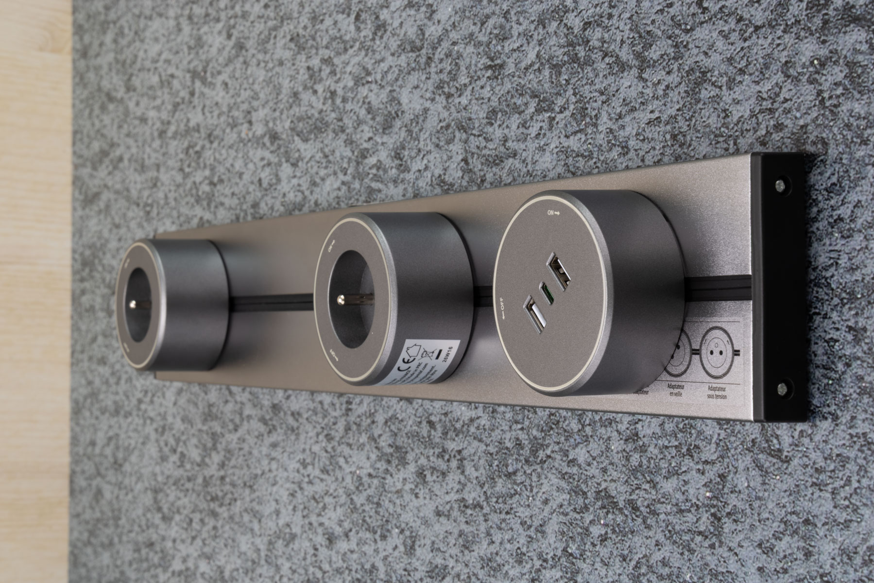 Rail électrique modulable Orium avec prises et module USB