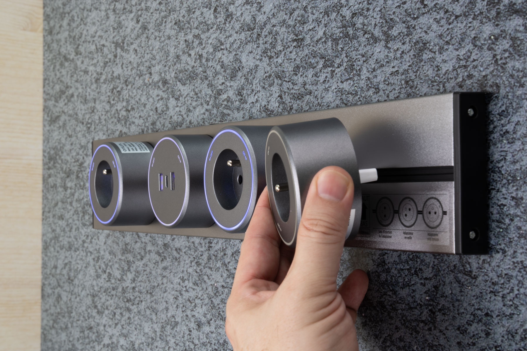 Rail électrique modulable Orium avec prises et module USB