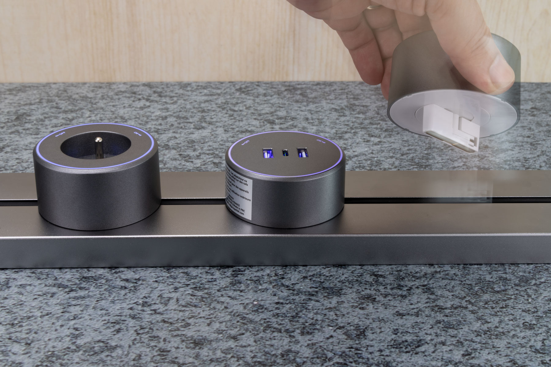 Rail électrique modulable Orium avec prises et module USB